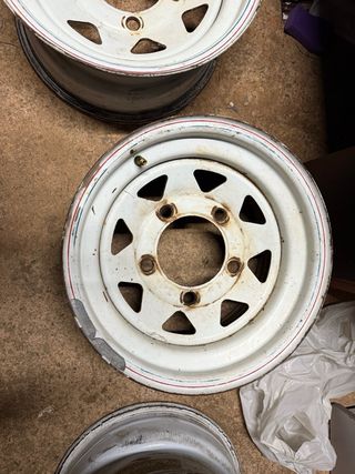 Llantas Land Rover Defender, sin neumáticos