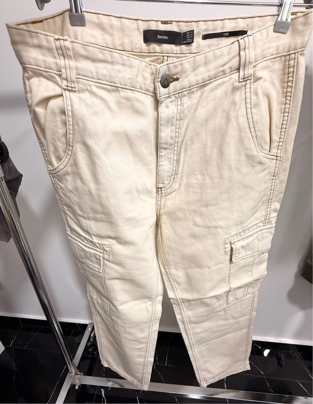 Vaqueros Cargo Beige Talla 44 Bershka