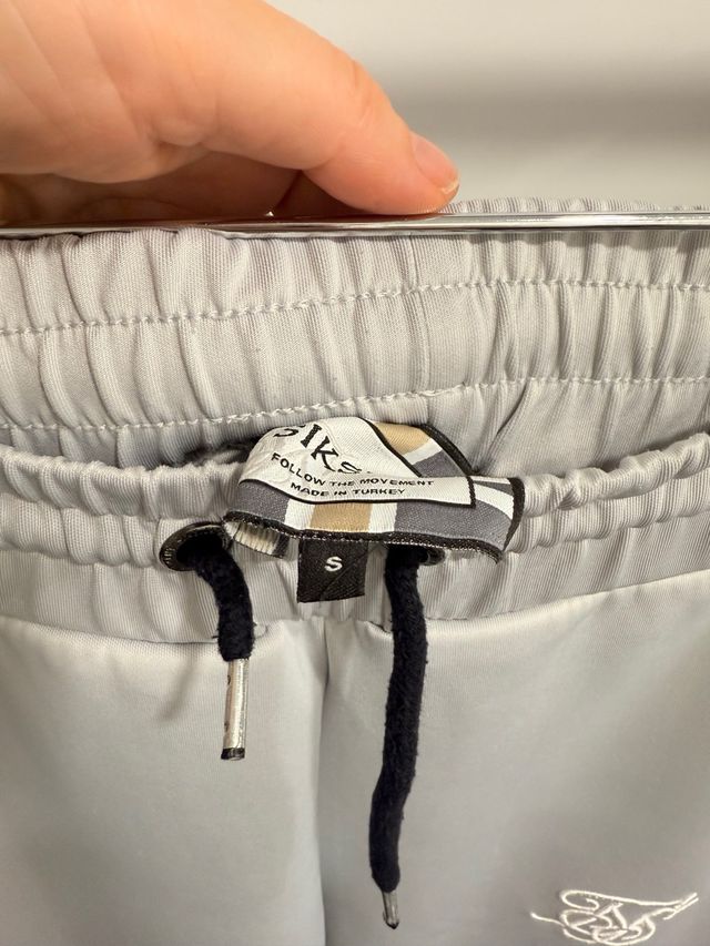 Pantalón chándal gris talla S siksilk