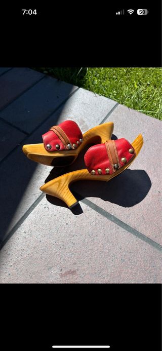 Sandalias Zuecos Fluxá Rojas