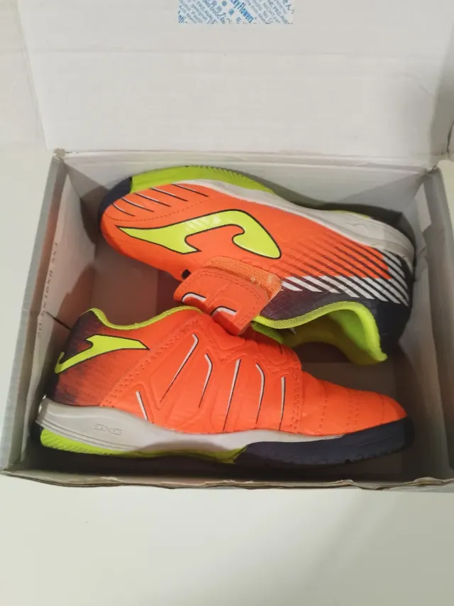 Botas fútbol Joma niño. Talla 27. Naranja