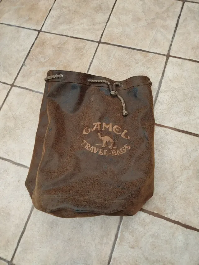 Borsa a sacca in pelle marrone