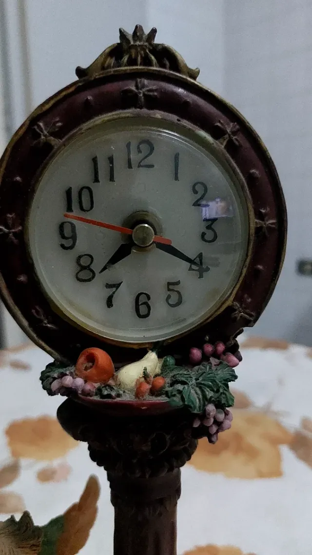 Orologio vintage con angioletto