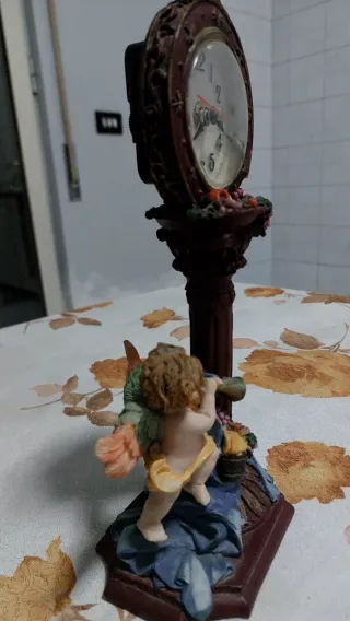 Orologio vintage con angioletto