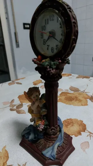 Orologio vintage con angioletto