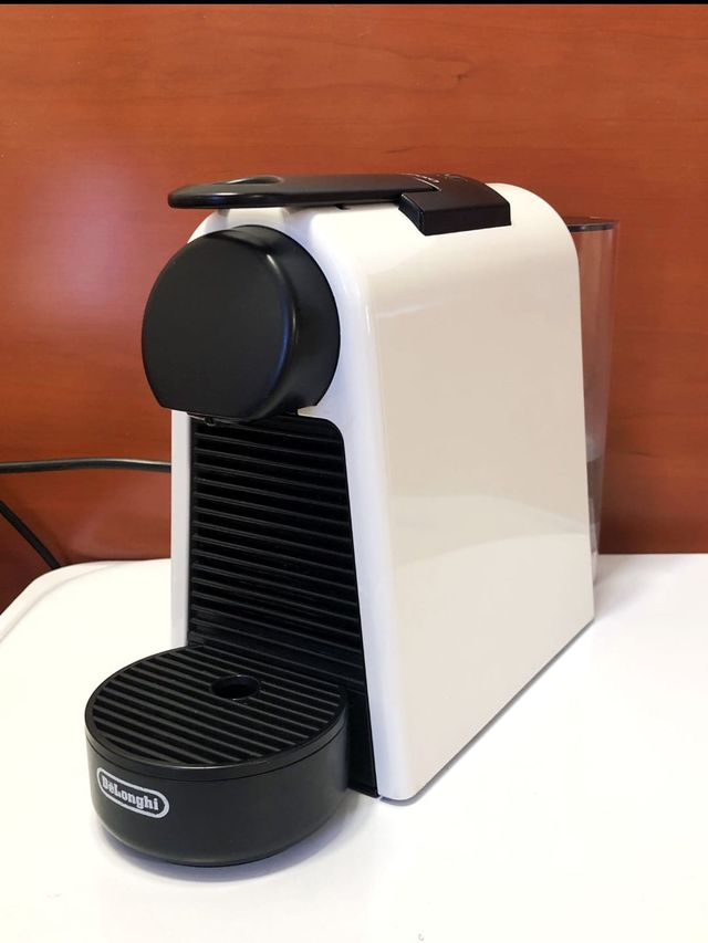 Cafetera Nespresso DeLonghi