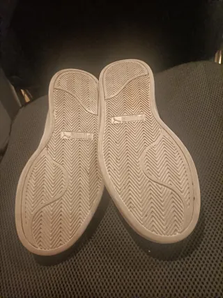 Zapatillas Puma Blancas y Negras Talla 36