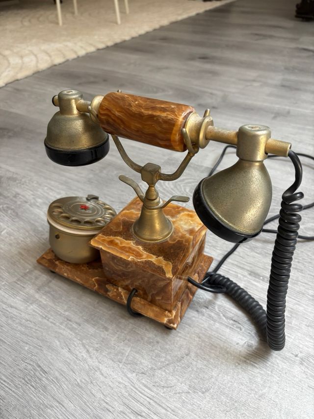 Teléfono antiguo marmol