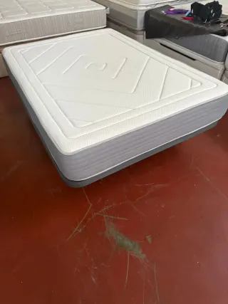 Base tapizada y colchón Cosmos 135x190