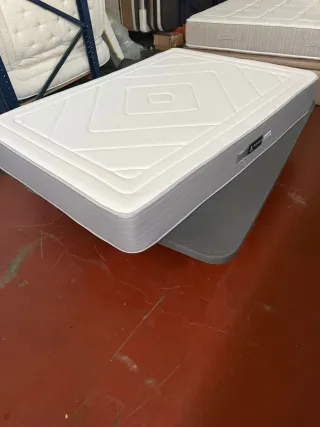 Base tapizada y colchón Cosmos 135x190