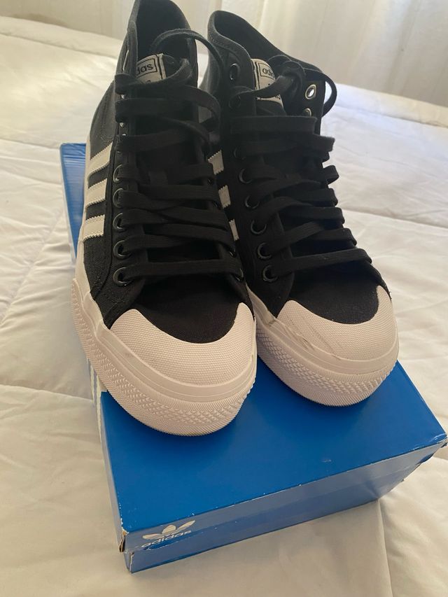 Zapatillas Plataforma Adidas Negras y Blancas