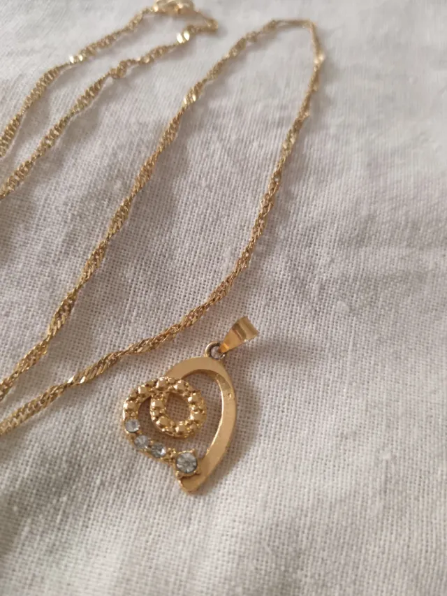 Cadena y colgante corazón chapado en oro