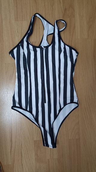Bañador de rayas blanco y negro