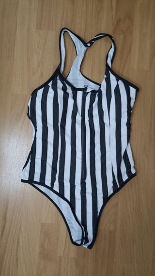 Bañador de rayas blanco y negro
