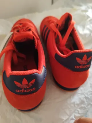 Zapatillas Adidas Samba Rojas y Azules