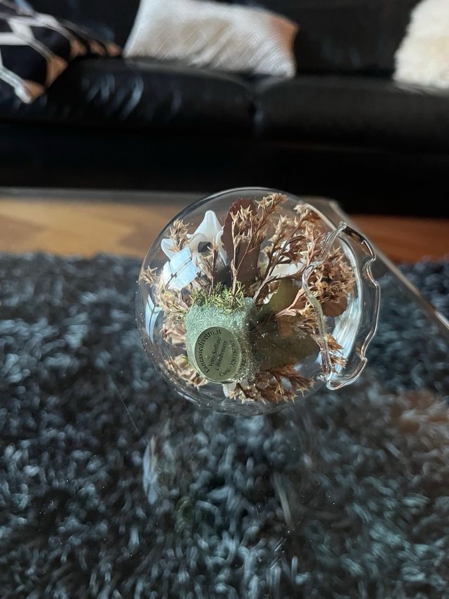 Pallina in vetro soffiato con fiori