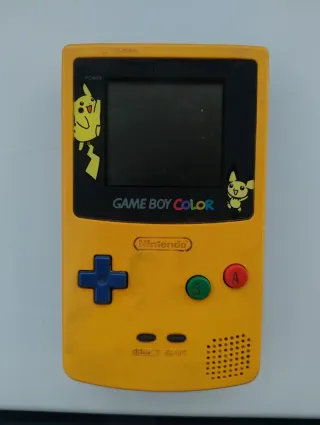 Game Boy Color Pikachu + Juego Pokémon Oro