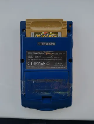 Game Boy Color Pikachu + Juego Pokémon Oro
