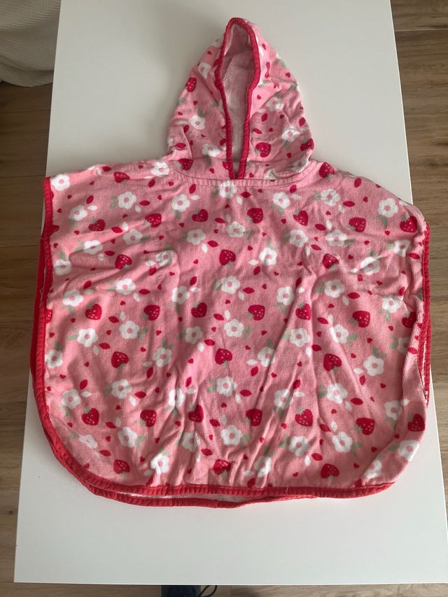 Poncho de baño infantil fresas