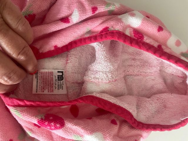 Poncho de baño infantil fresas