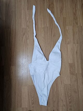 Bañador blanco escotado