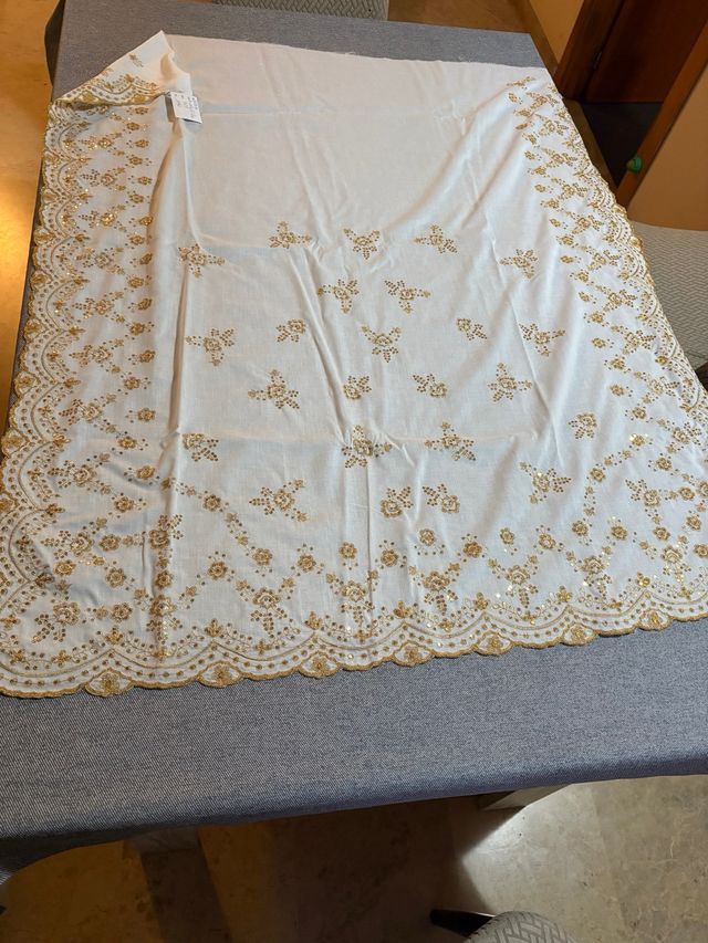 Manteletas de Batista Bordadas Oro