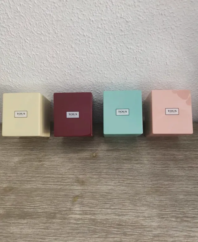 Caja cuadrada lacada TOUS rosa