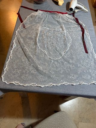 Manteletas fallera blancas con lentejuelas plata