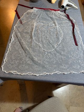 Manteletas fallera blancas con lentejuelas plata