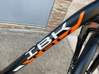 Bici trekking IBK 28 Alluminio Freno Disco