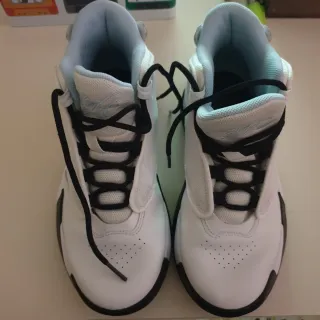 Zapatillas Nike Jordan Blancas y Negras