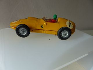 RARO FERRARI AMARILLO WRENN 152 - SCALEXTRIC