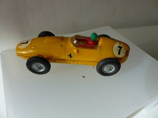 RARO FERRARI AMARILLO WRENN 152 - SCALEXTRIC