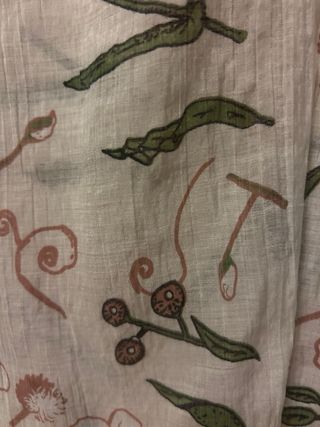 Blusa blanca floral manga acampanada