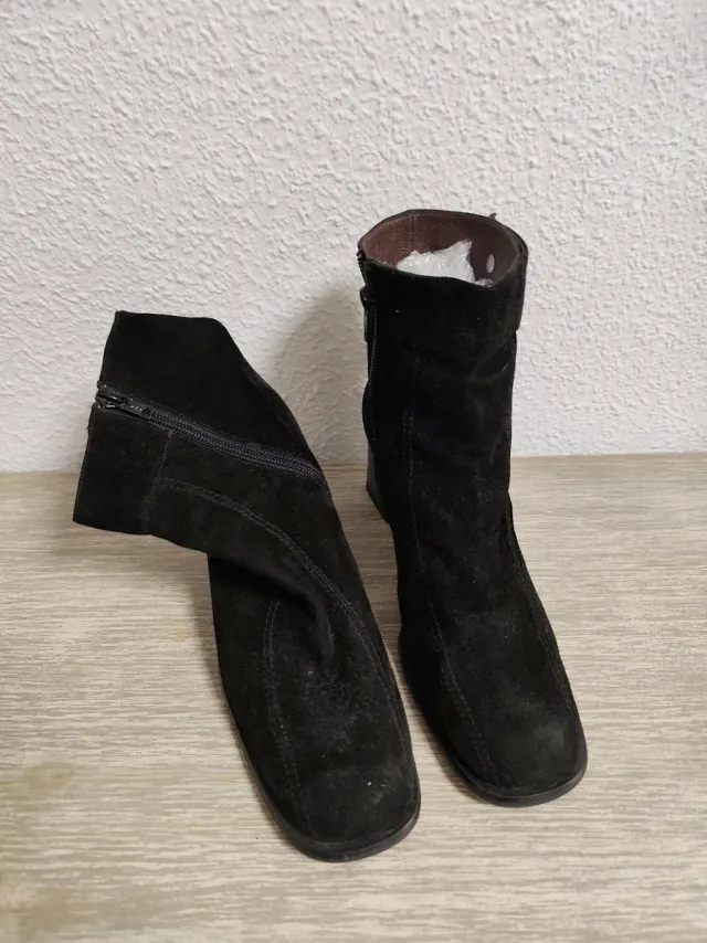 Botines tacón cuadrado negros