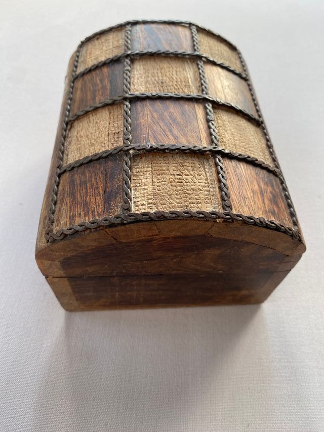 Bacchetta portagioie in rovere anni '70, stile rustico