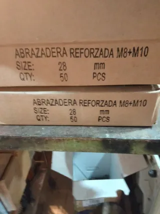 Abrazaderas metálicas reforzadas