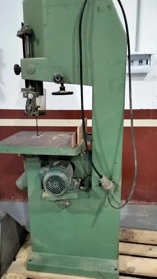 Sierra de cinta para madera