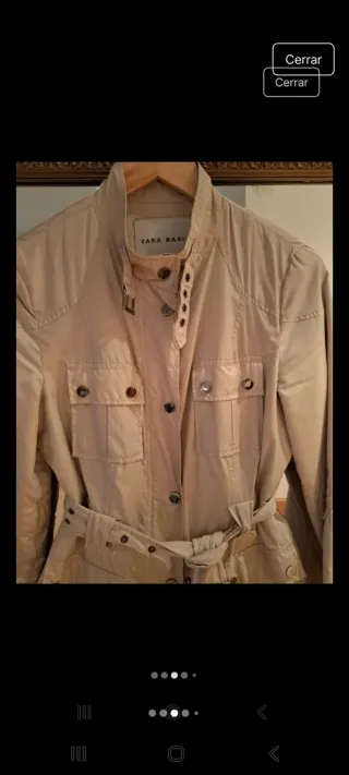 Gabardina corta beige con cinturón