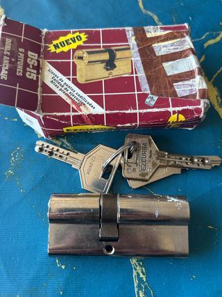 bombín puerta color plata DS-15