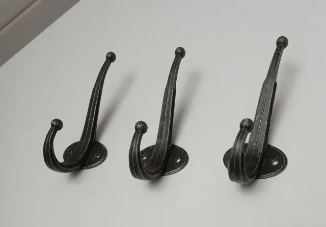 3 Colgadores Metálicos Negros