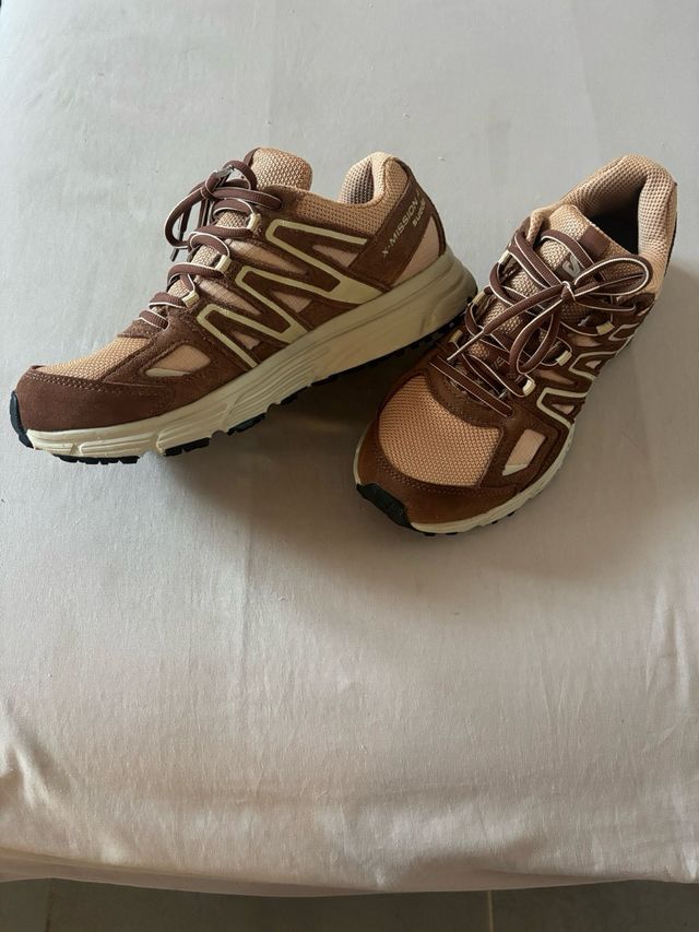 Zapatillas Salomon Deportivas Beige y Marrón