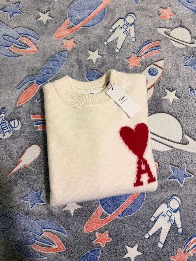 Maglione Ami Paris con cuore rosso