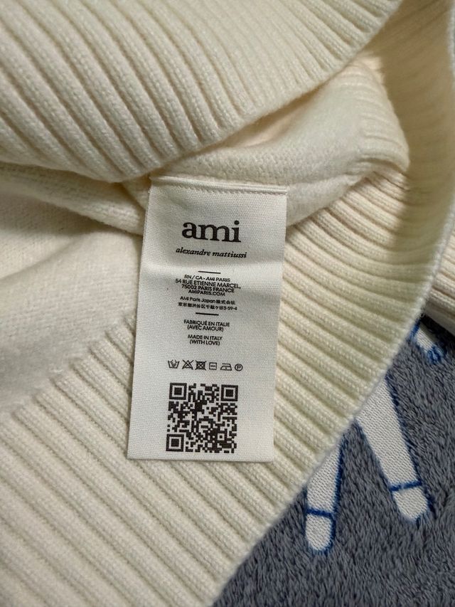 Maglione Ami Paris con cuore rosso