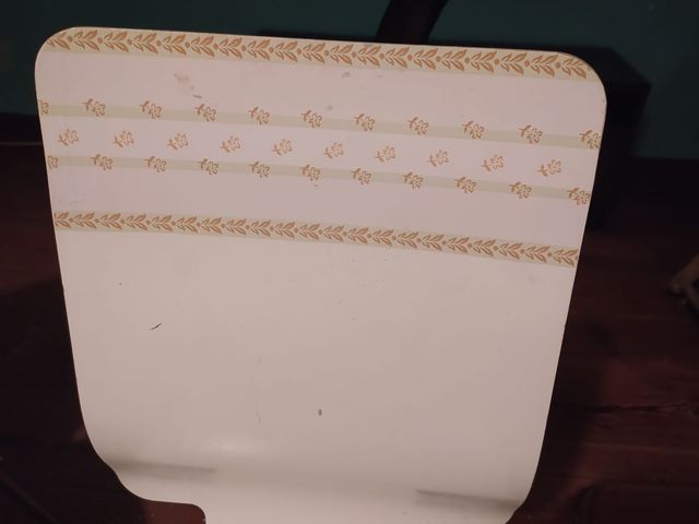 4 Sillas Blancas Metálicas