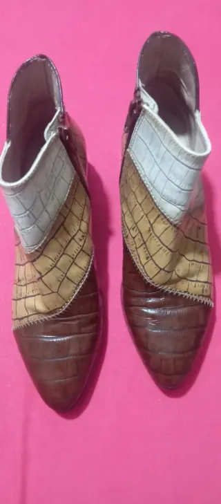 Botines piel efecto serpiente talla 37