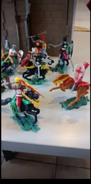 Lotto soldatini medievali vintage no Timpo