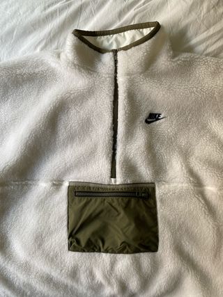 Sudadera borrego Nike blanca y verde con bolsillo