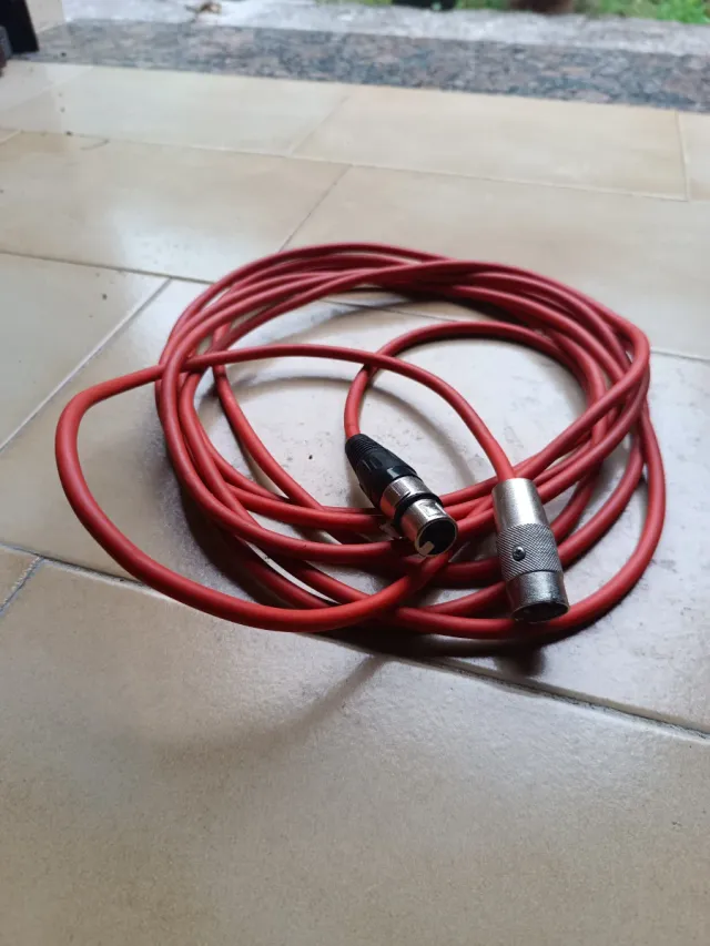 Cavo audio rosso
