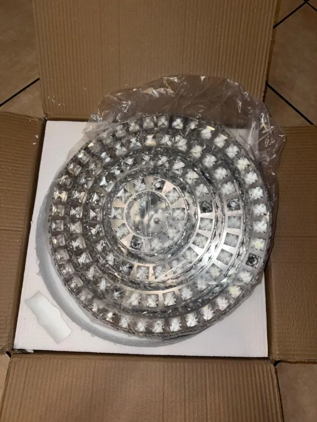 Lampadario moderno cristallo e metallo